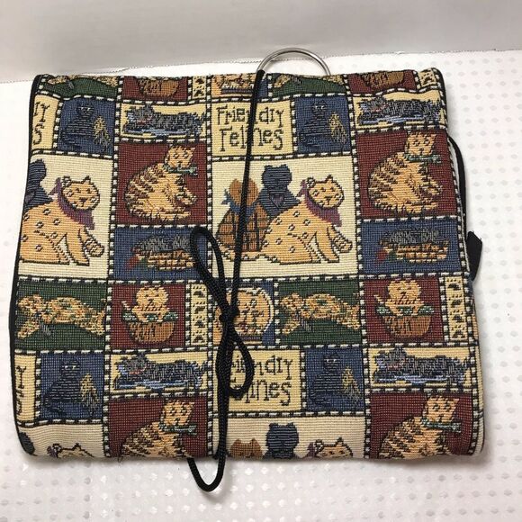 Vintage Totes Friendly Felines Tapestry Hanging Jewelry/Accessory/Garment Bag - Picture 3 of 5
